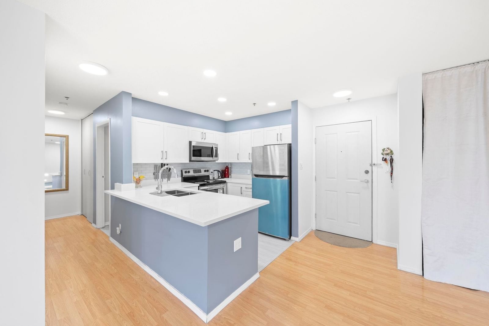 Listing Image 13