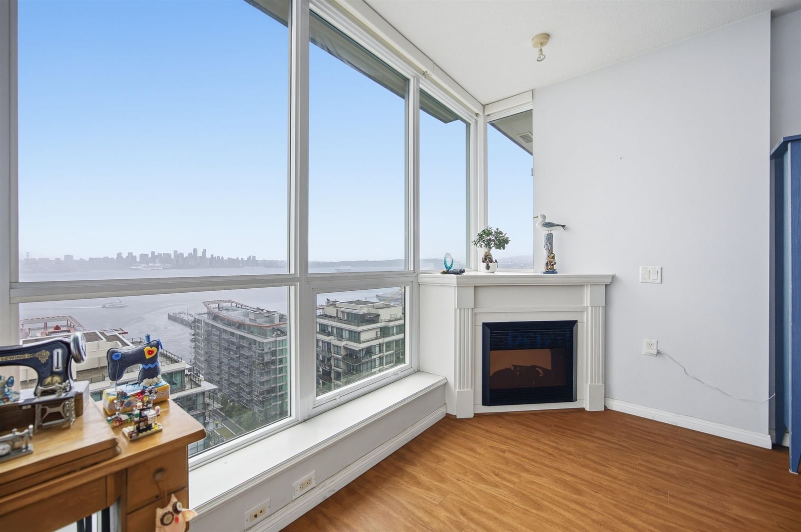 Listing Image 10