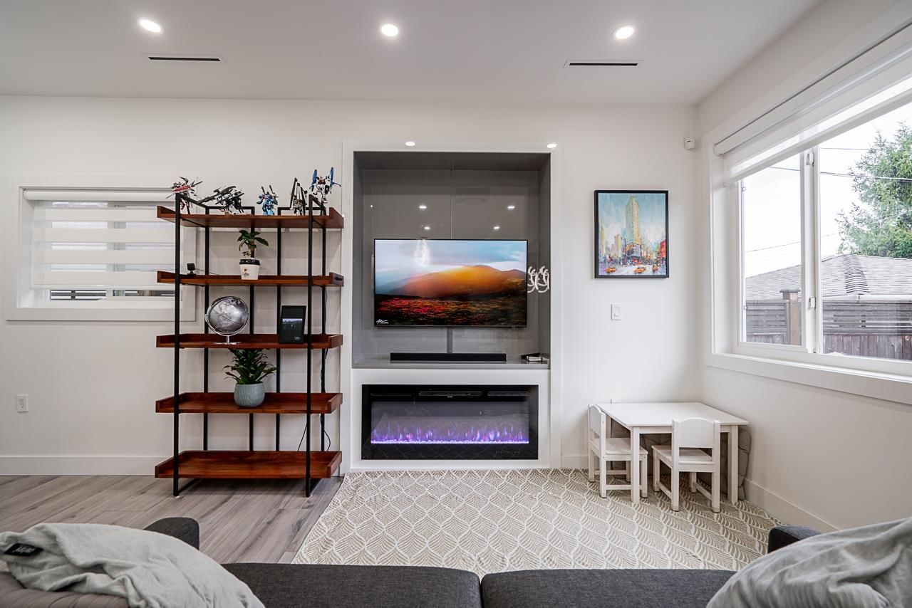 Listing Image 9
