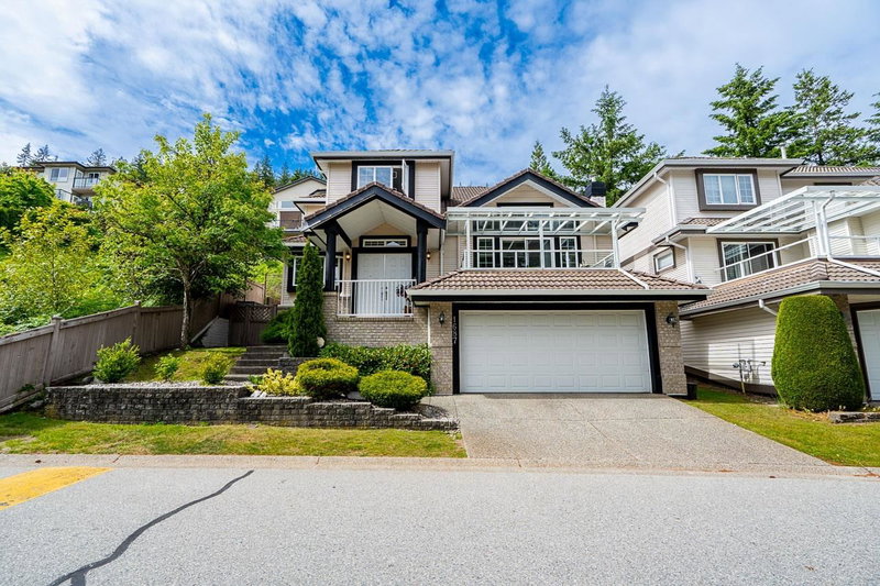 1687 Plateau Crescent