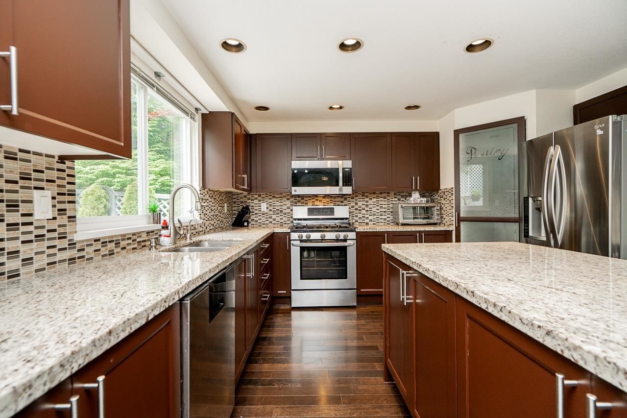 Listing Image 12