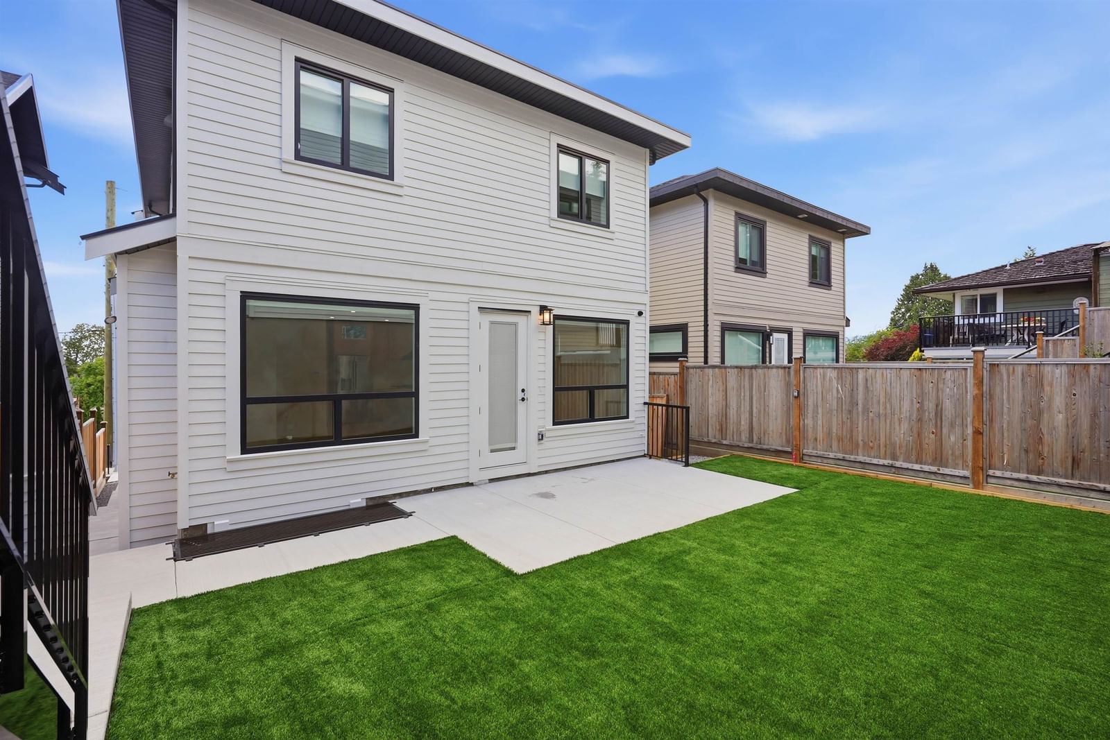 Listing Image 18