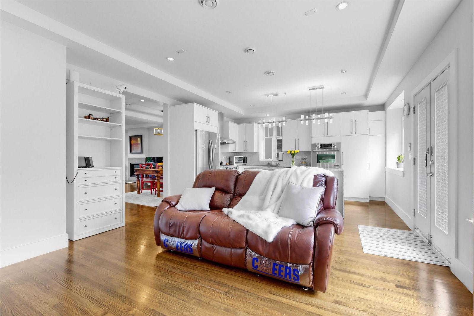 Listing Image 16
