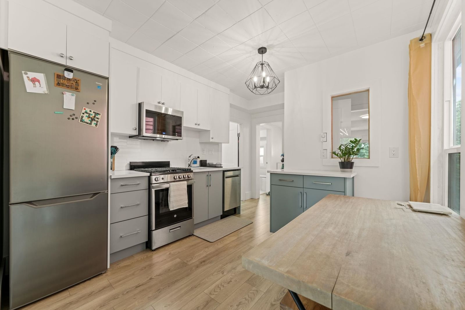 Listing Image 12