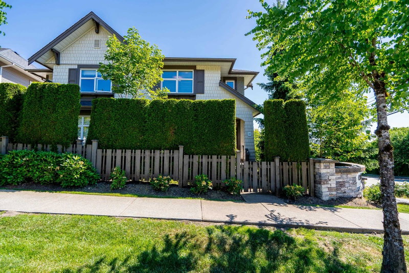 10 - 3400 Devonshire Avenue