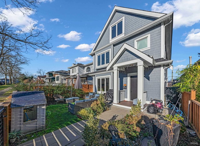 1907 40th Avenue E