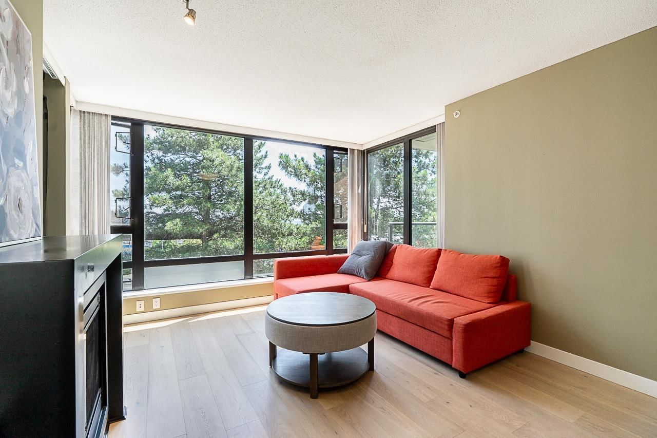 Listing Image 12