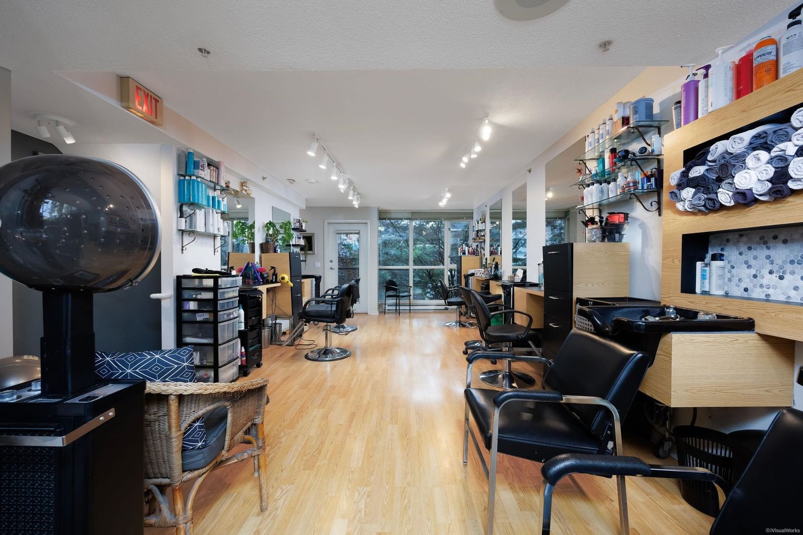 Listing Image 10