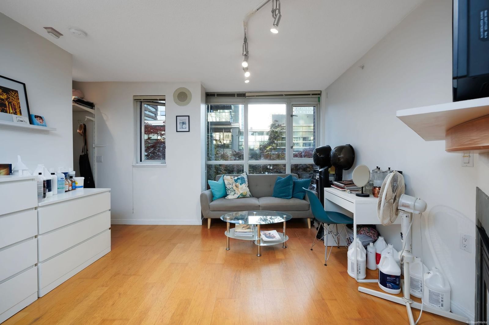 Listing Image 14