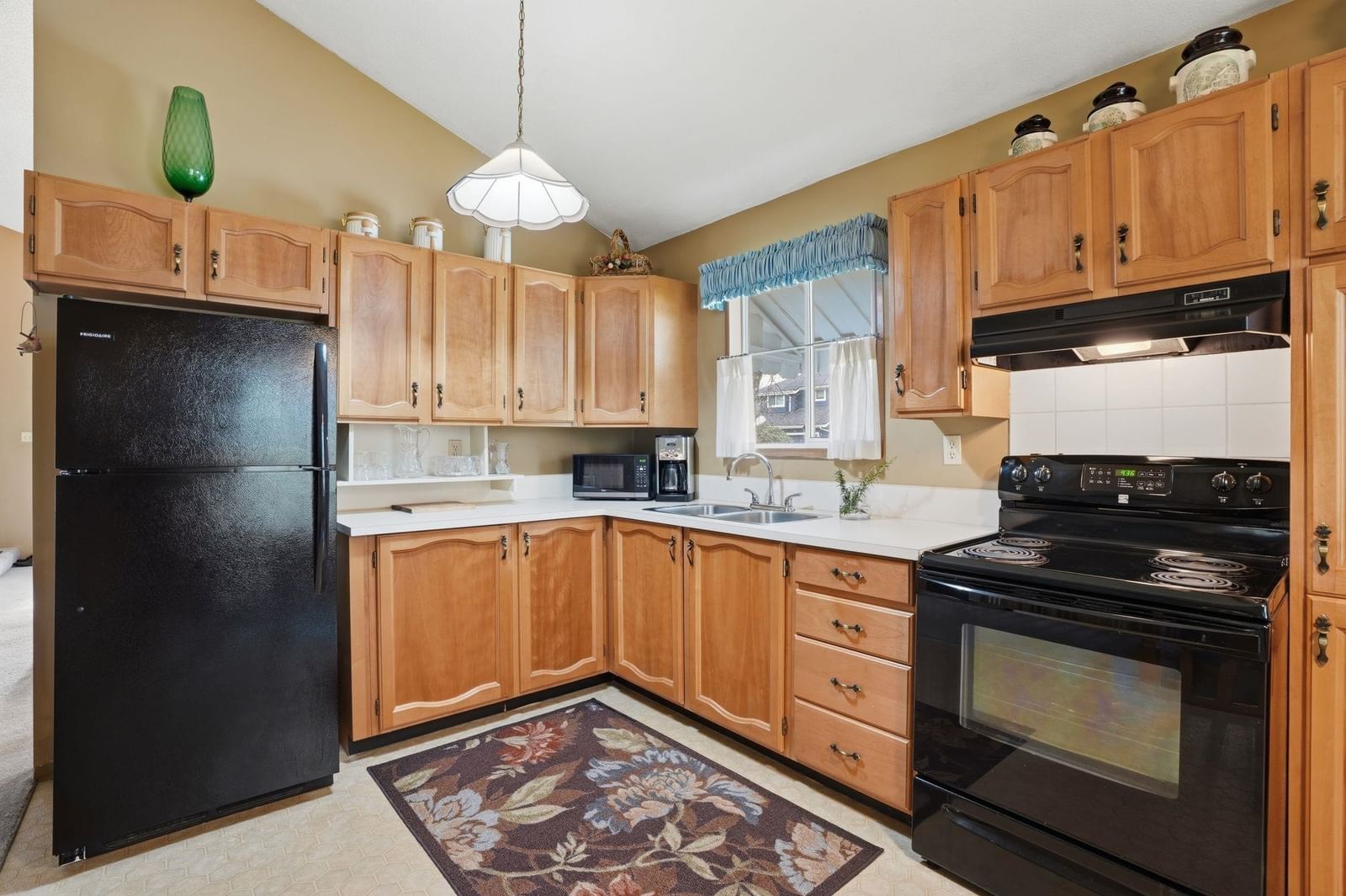 Listing Image 12