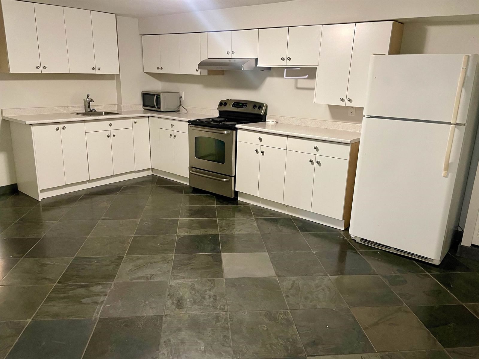 Listing Image 16