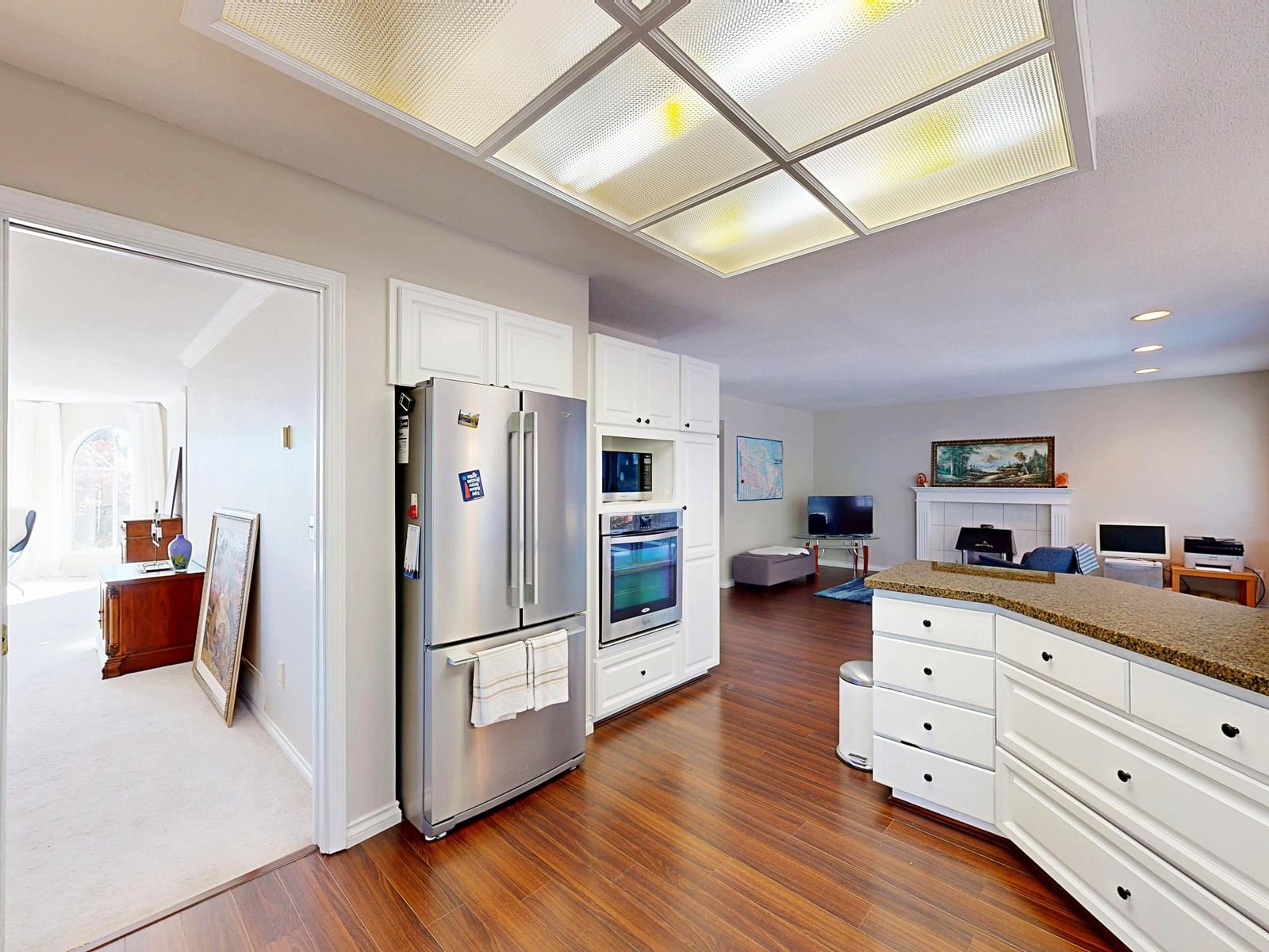 Listing Image 12
