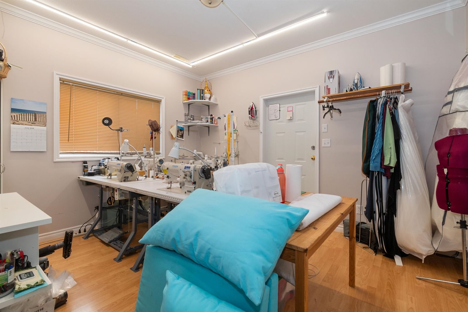 Listing Image 16
