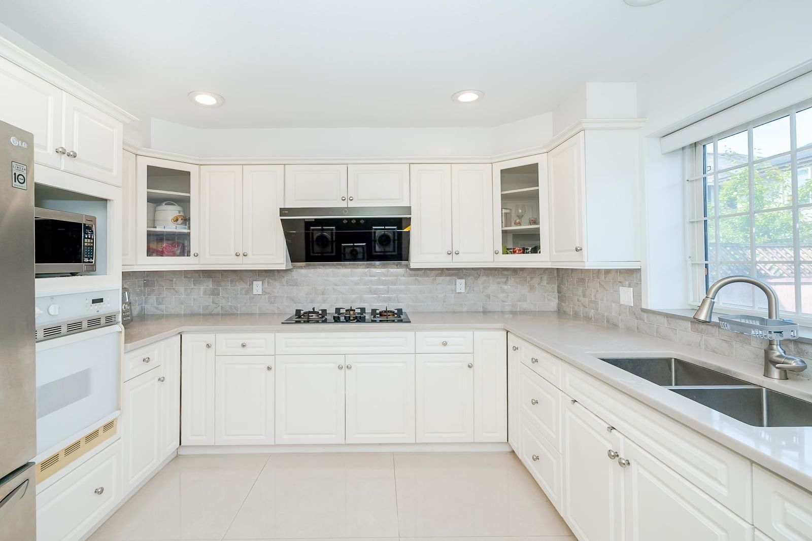 Listing Image 8