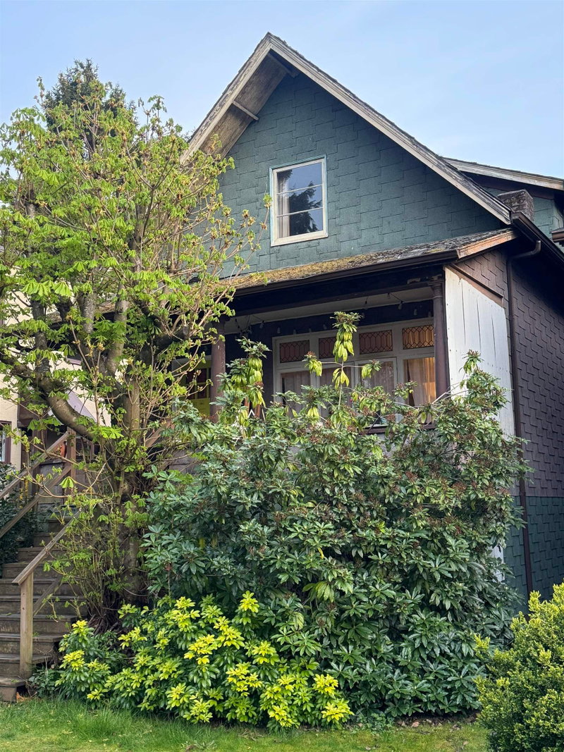 2012 York Avenue