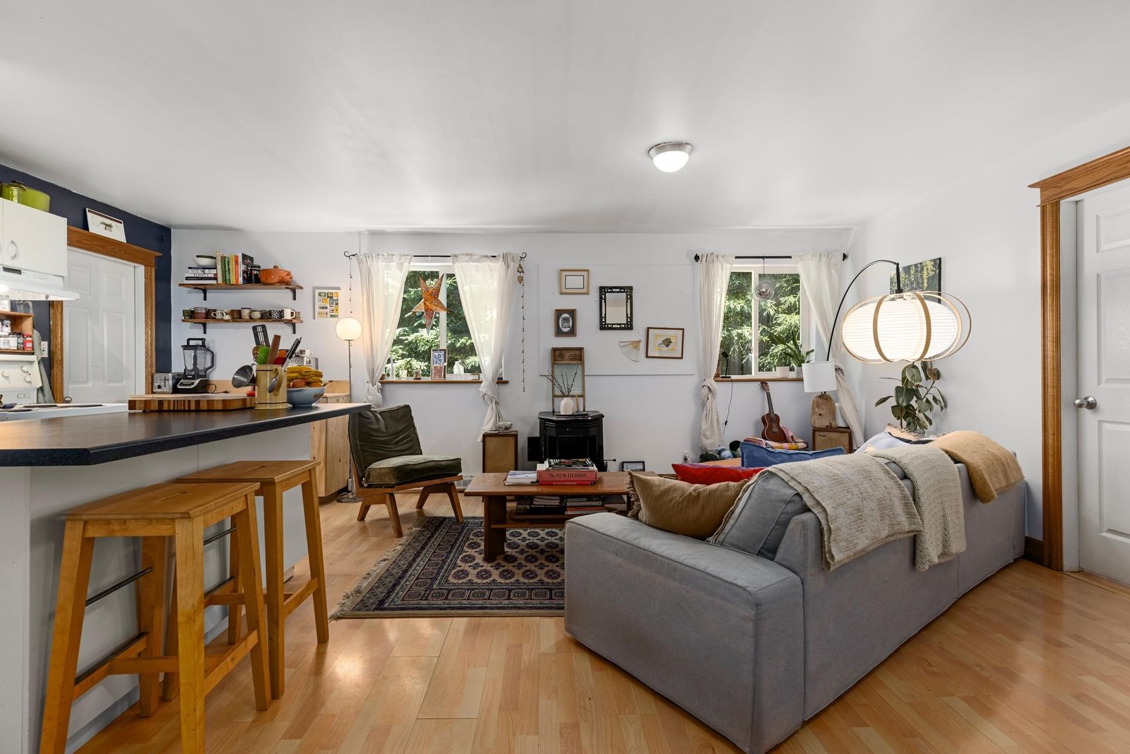 Listing Image 12