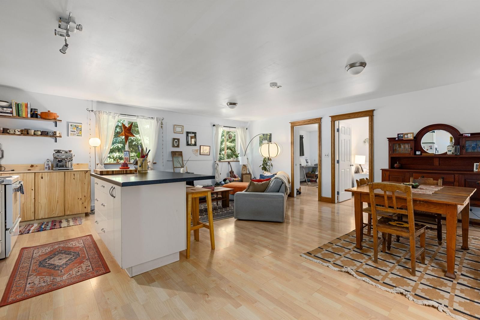 Listing Image 15