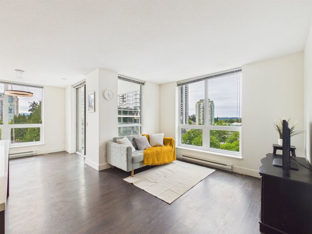 805 - 3007 Glen Drive