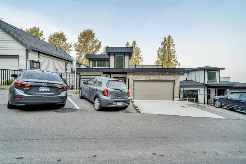 4 - 5988 Lindeman Street