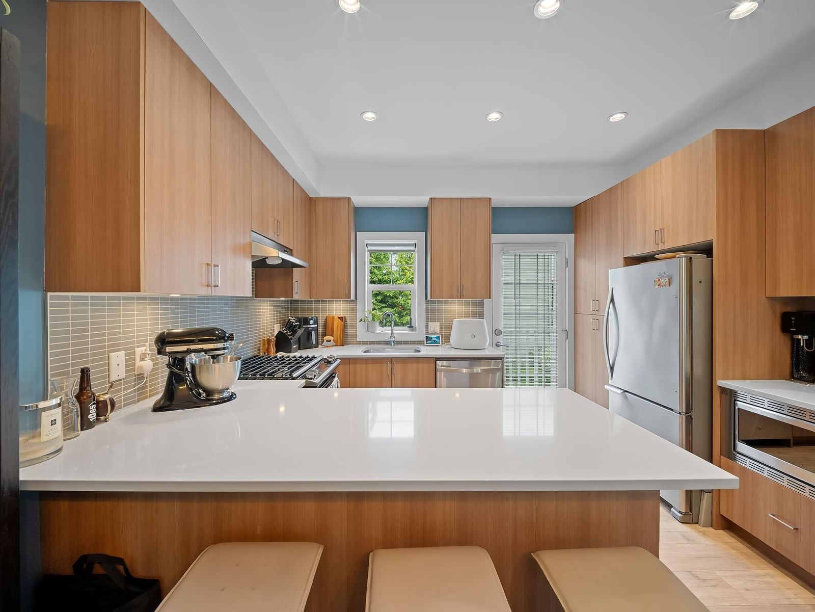 Listing Image 9