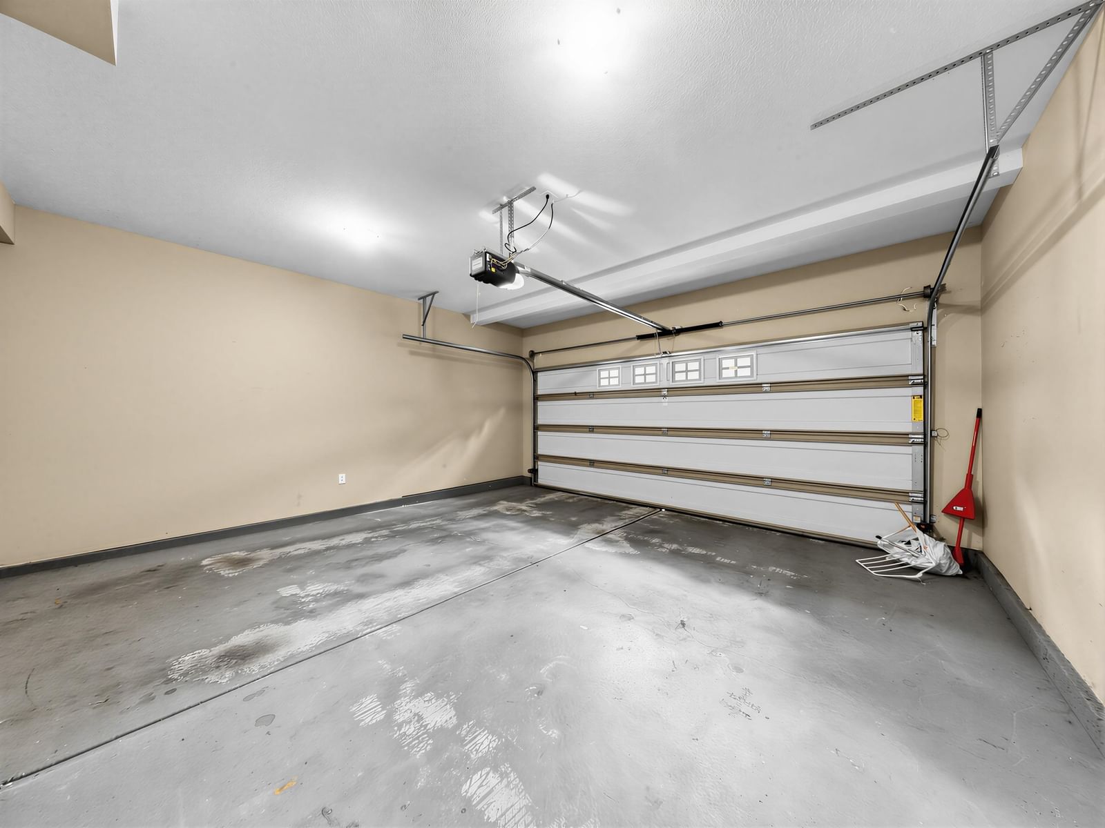 Listing Image 16