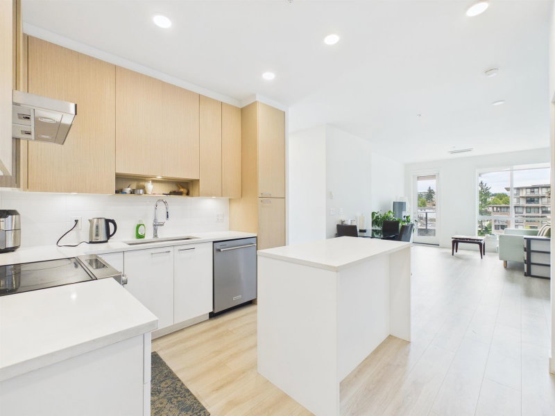 521 - 7588 16th Street