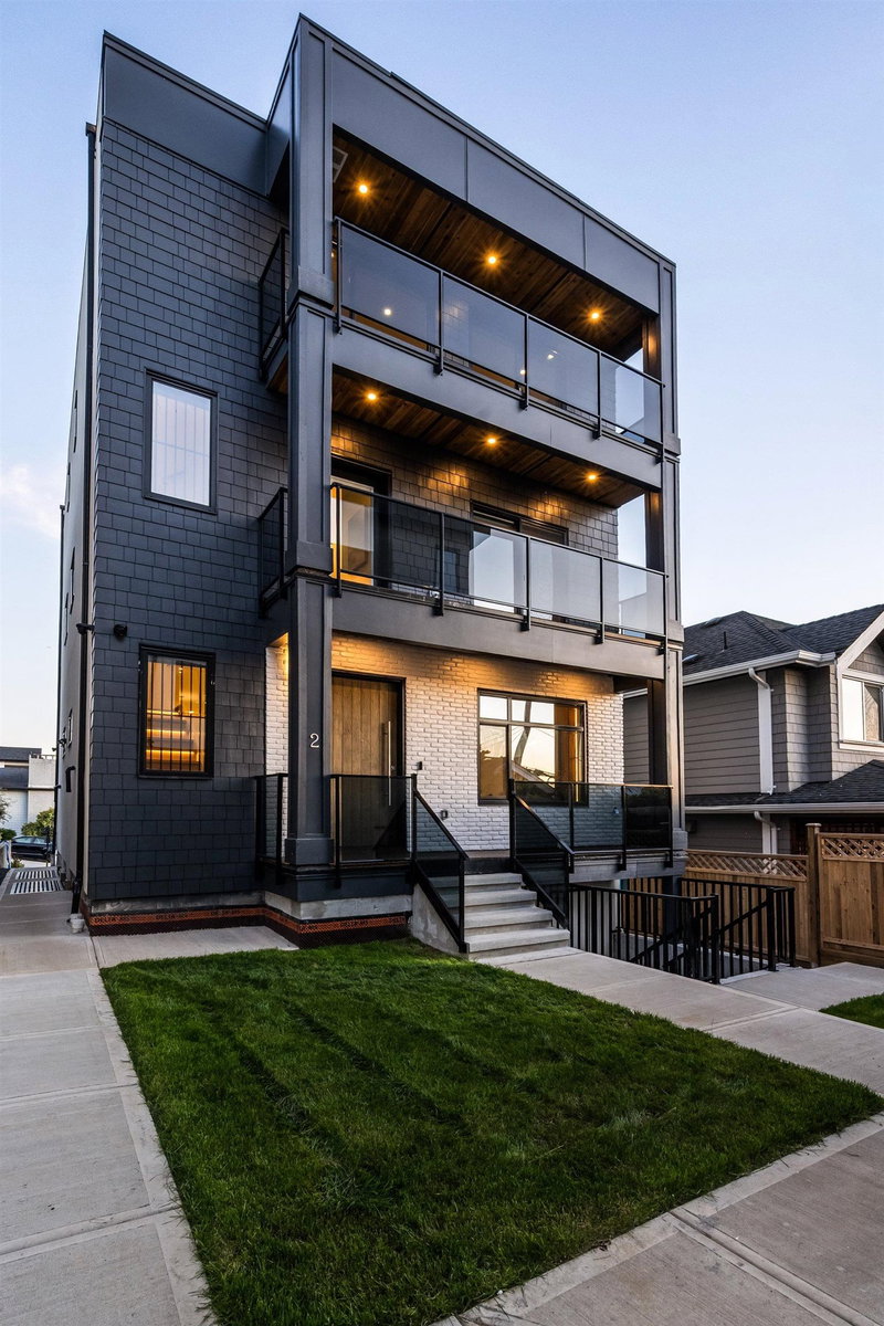 2 - 4875 Albert Street