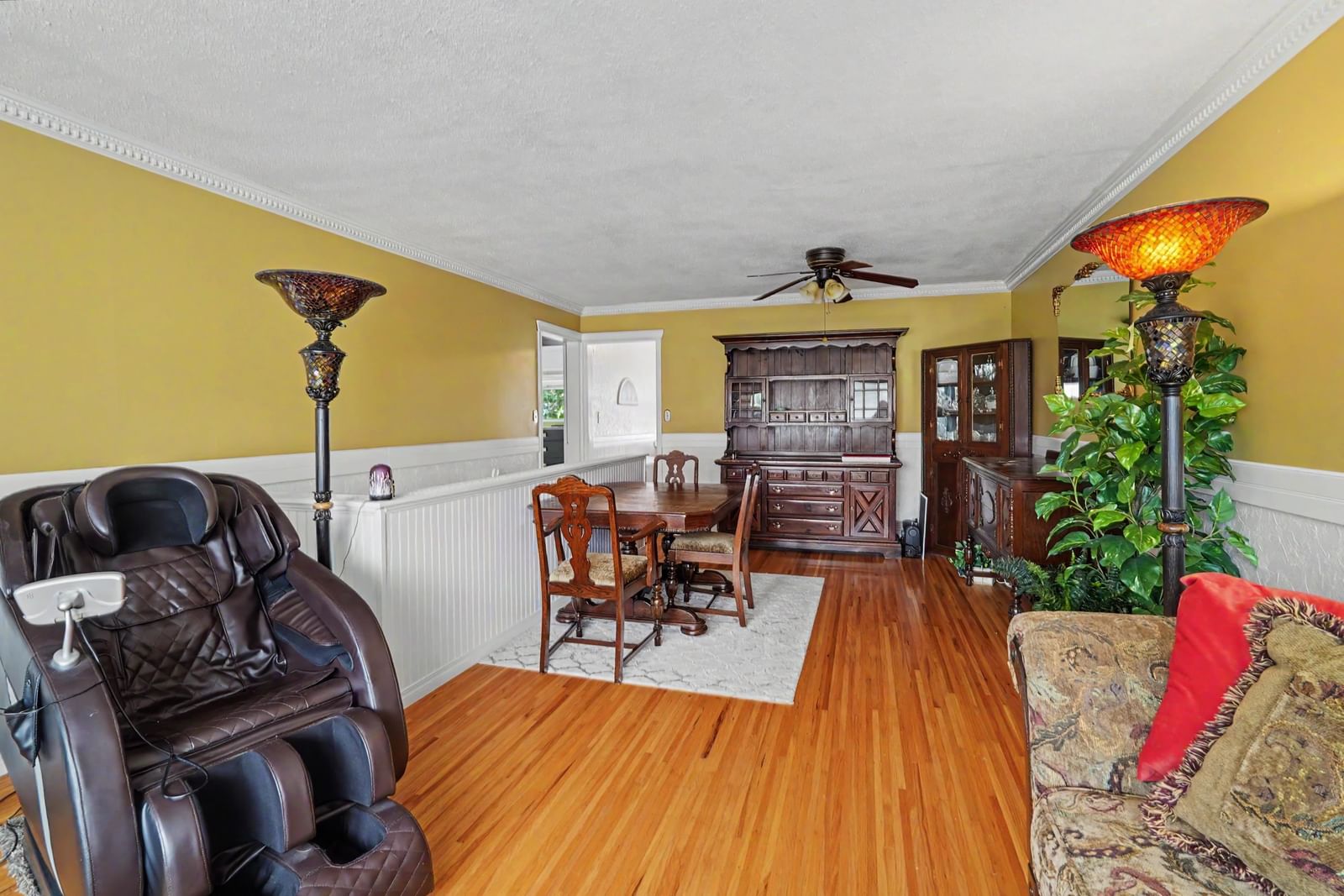 Listing Image 8