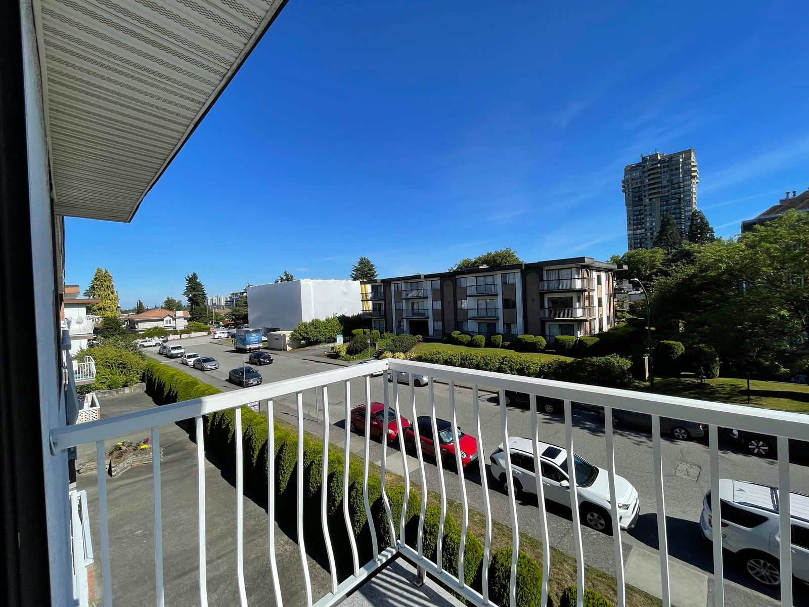Listing Image 13