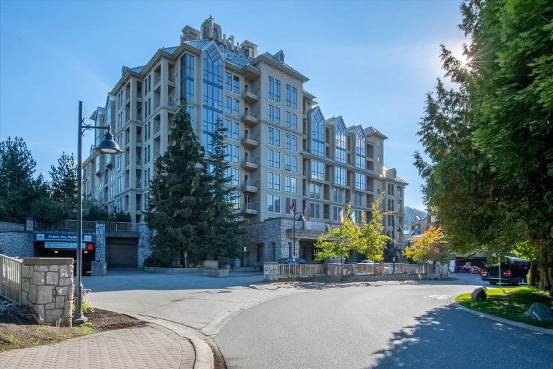 702 - 4320 Sundial Crescent