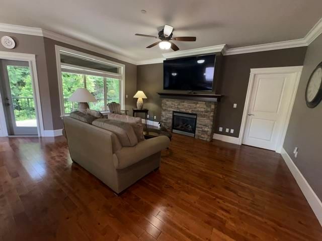 Listing Image 9