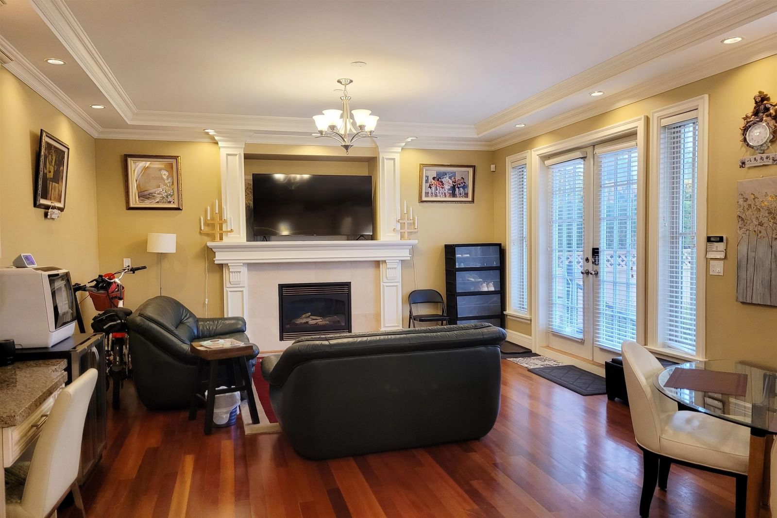 Listing Image 6