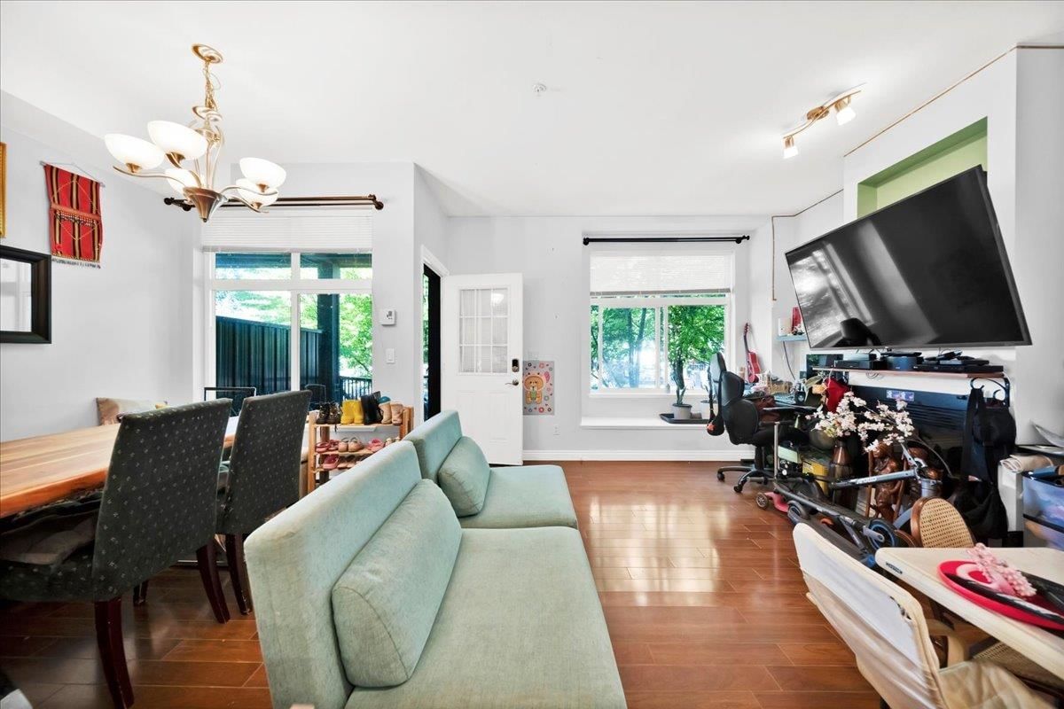Listing Image 3