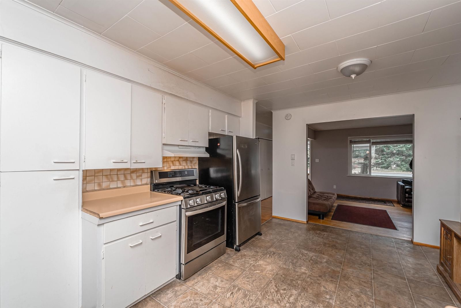Listing Image 12