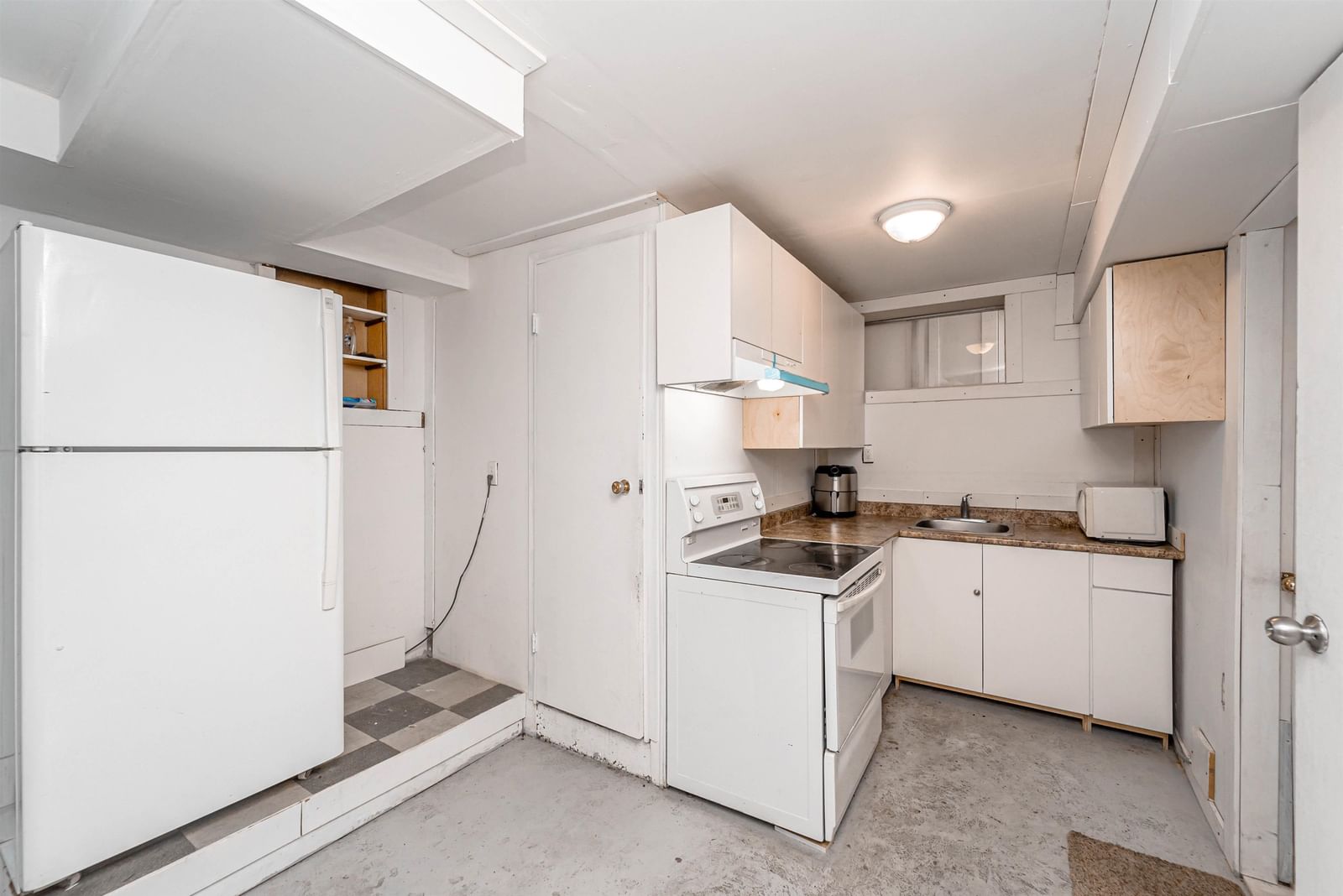 Listing Image 19