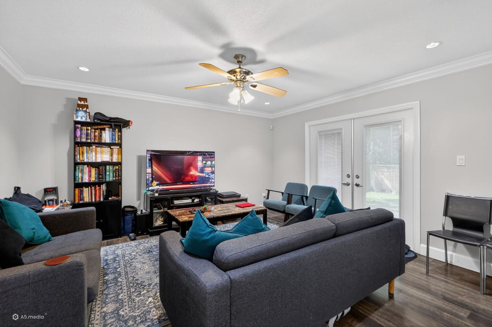 Listing Image 15