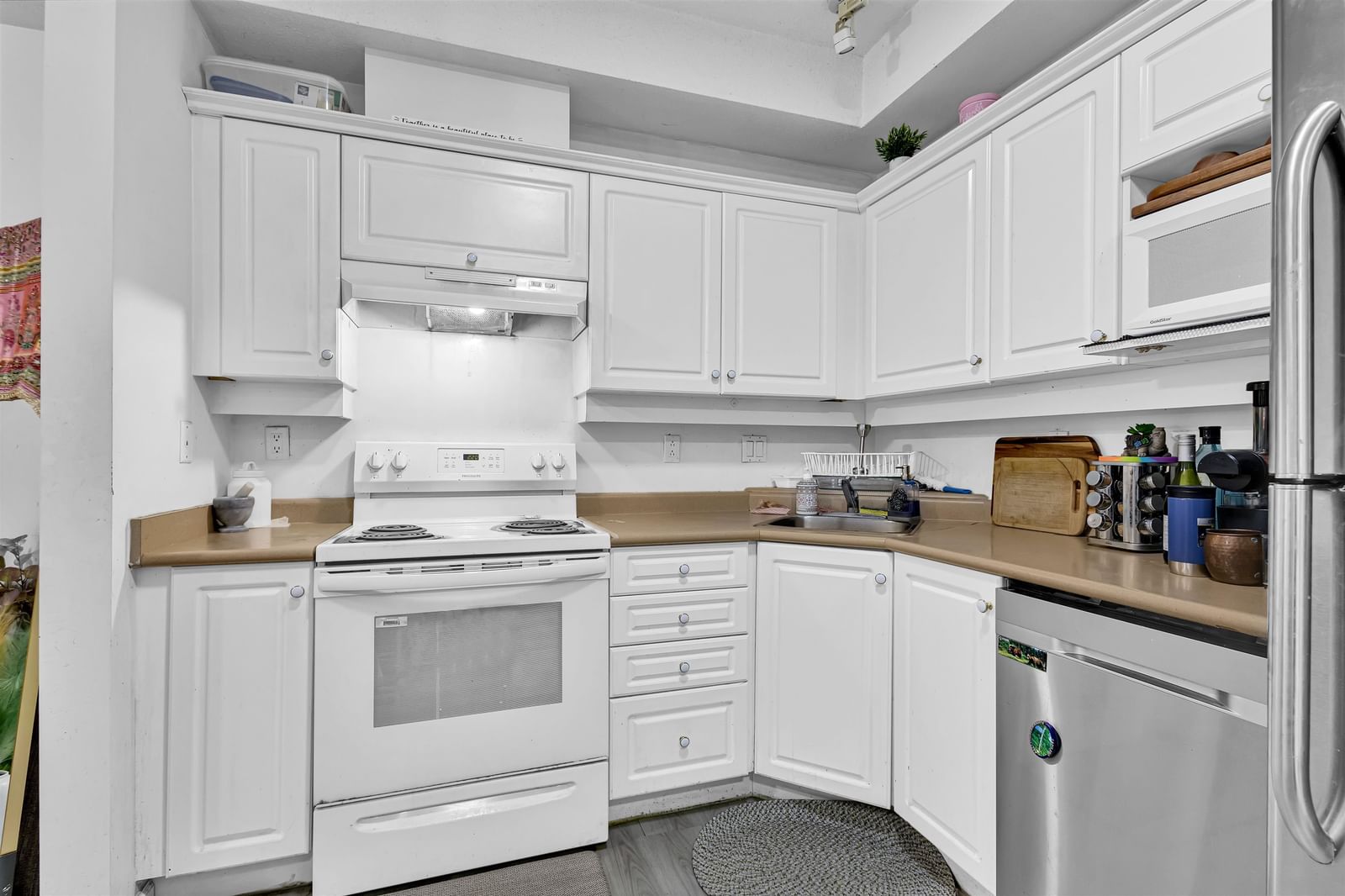 Listing Image 17
