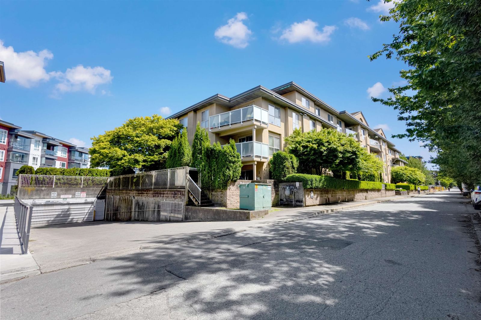 Listing Image 9