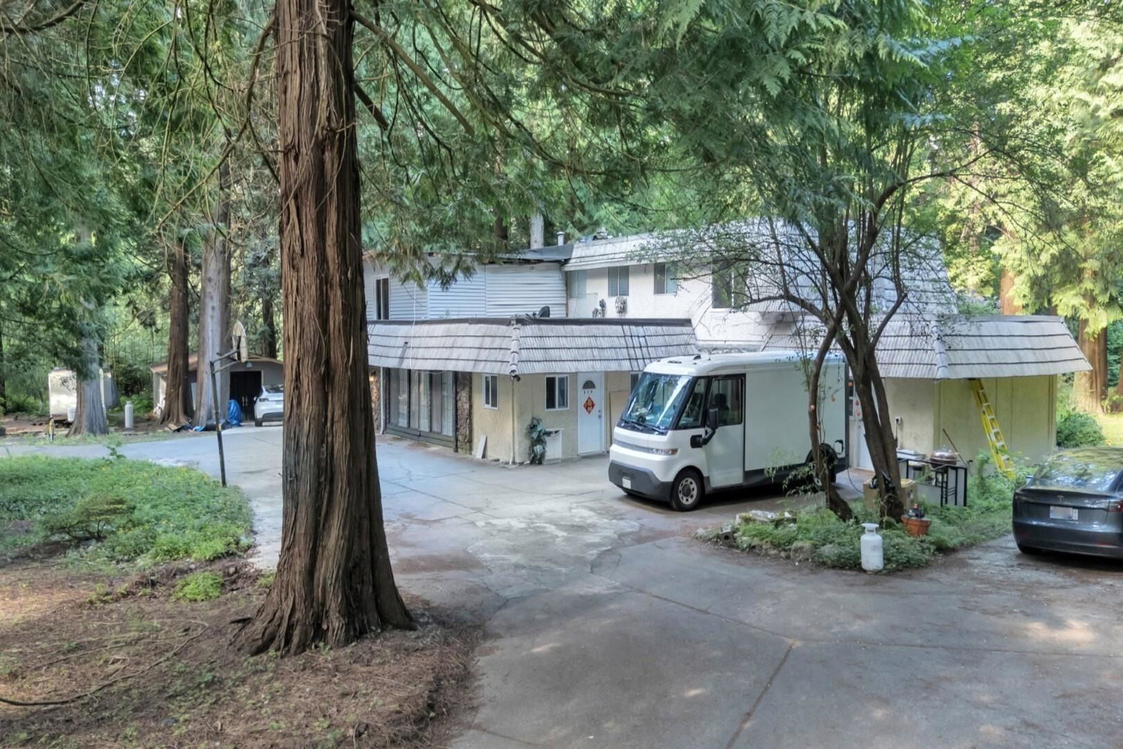 Listing Image 5