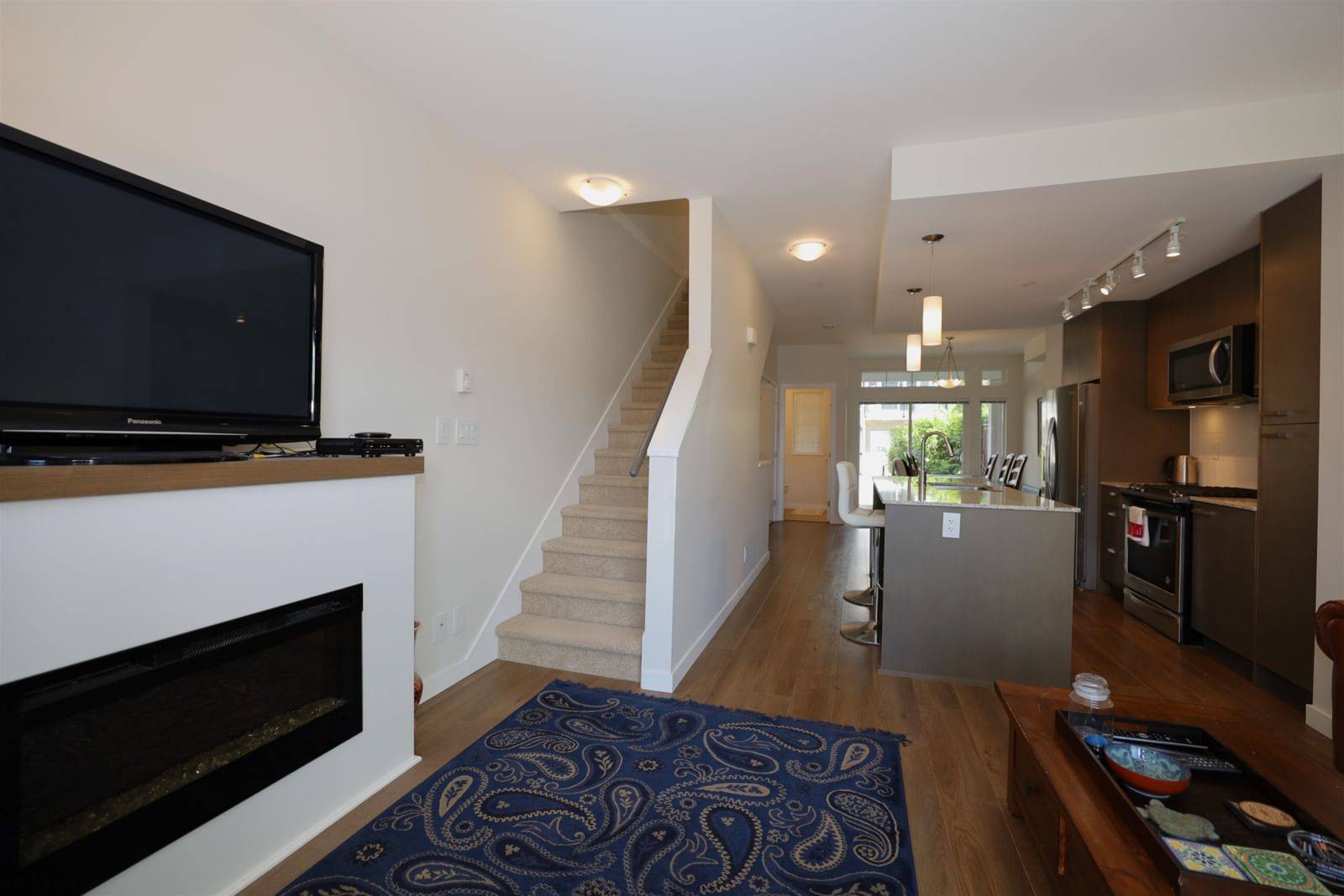 Listing Image 16