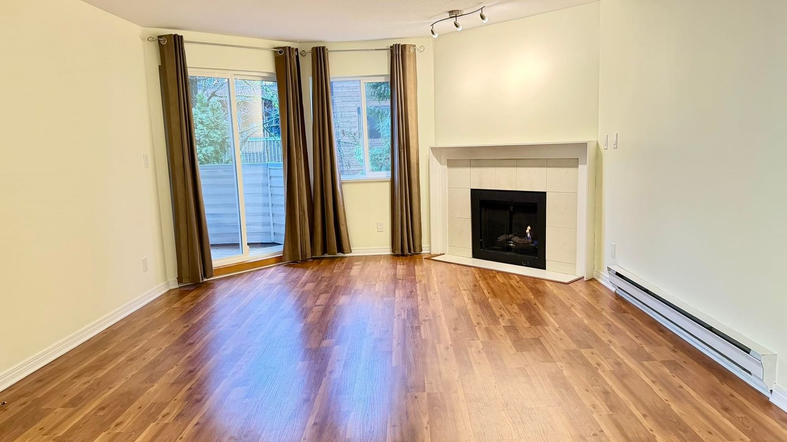 Listing Image 17