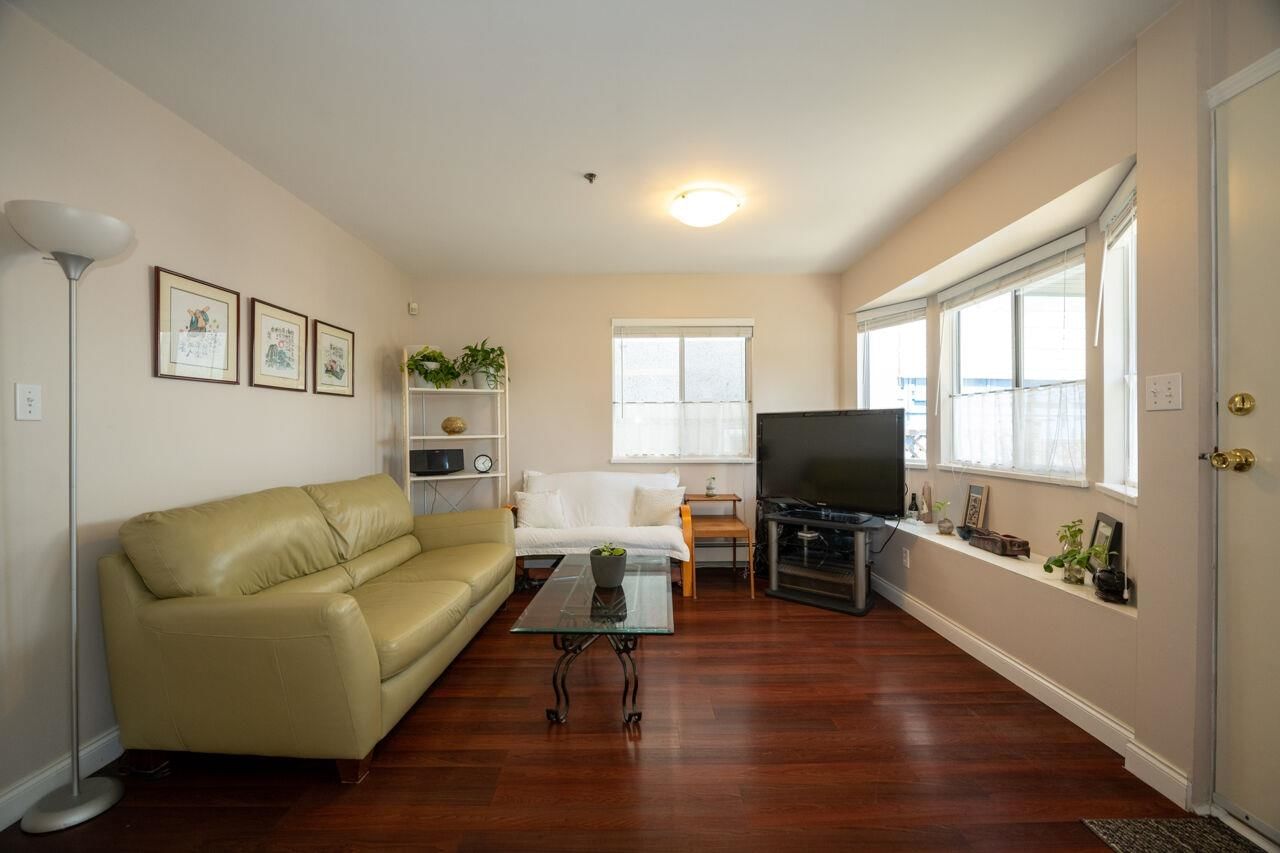 Listing Image 10