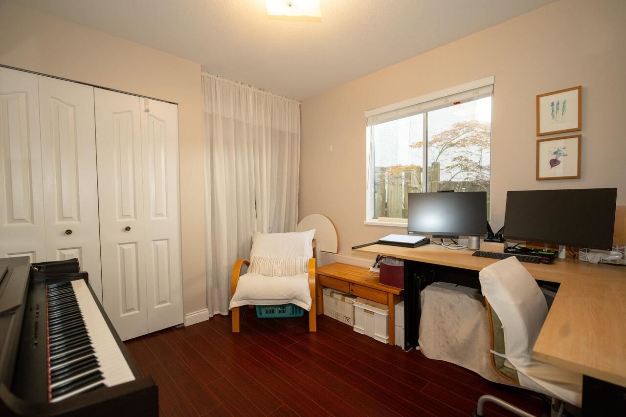 Listing Image 14
