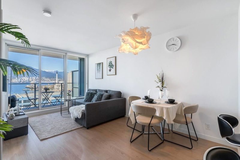 603 - 933 Hastings Street E