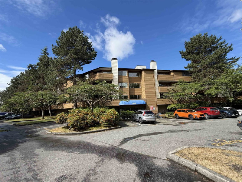 319 - 7295 Moffatt Road