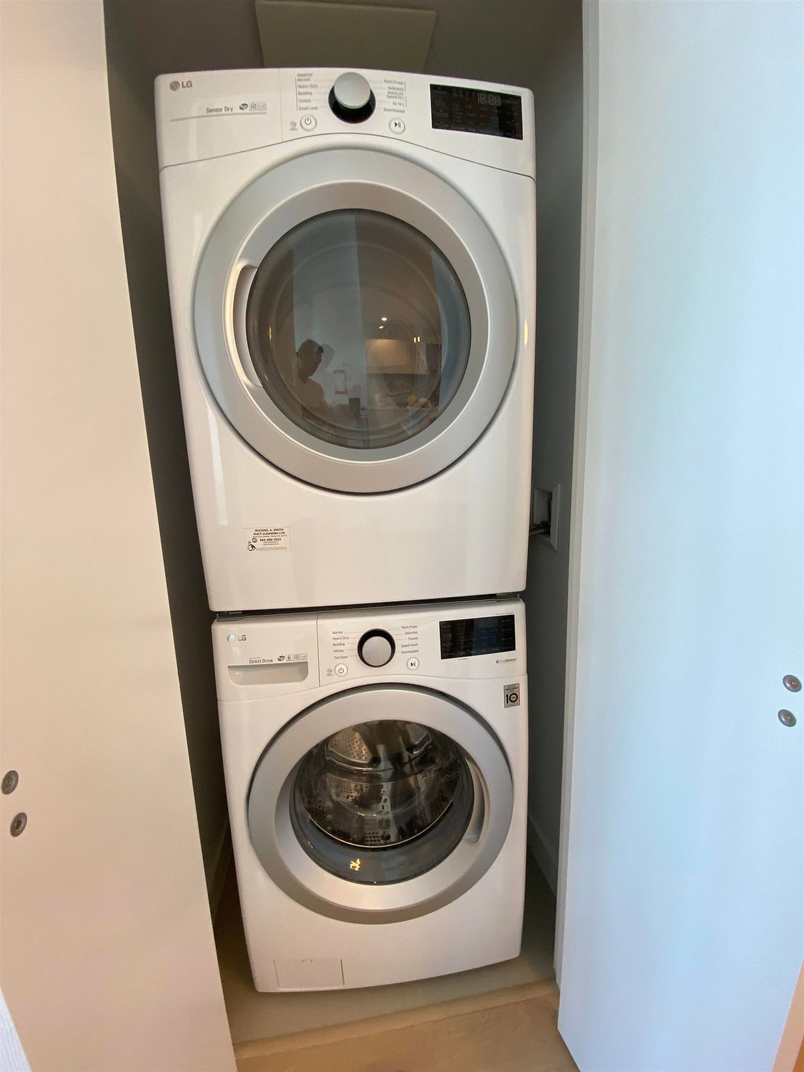 Listing Image 11