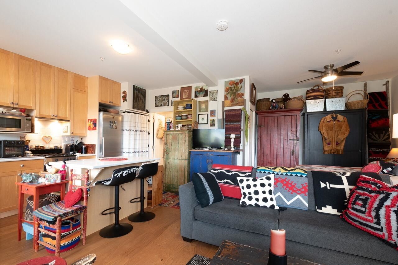 Listing Image 6