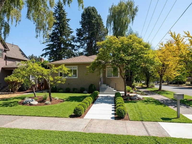 4 46th Avenue E