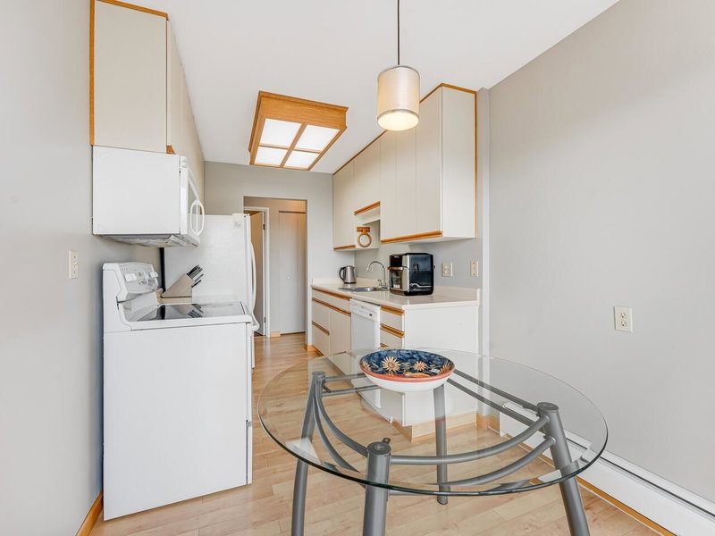 305 - 8760 No. 1 Road
