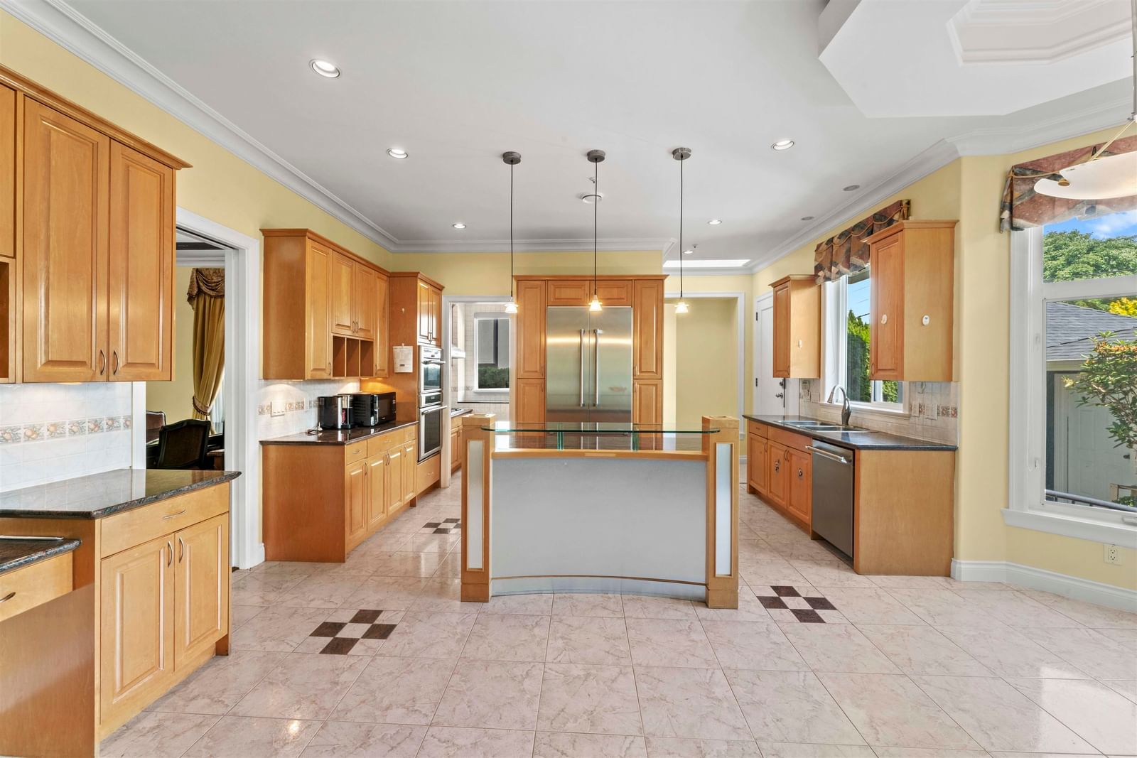 Listing Image 12